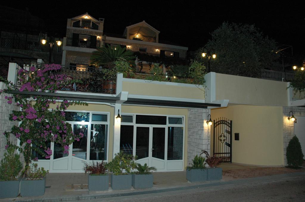 Apartments Balic Sveti Stefan Buitenkant foto