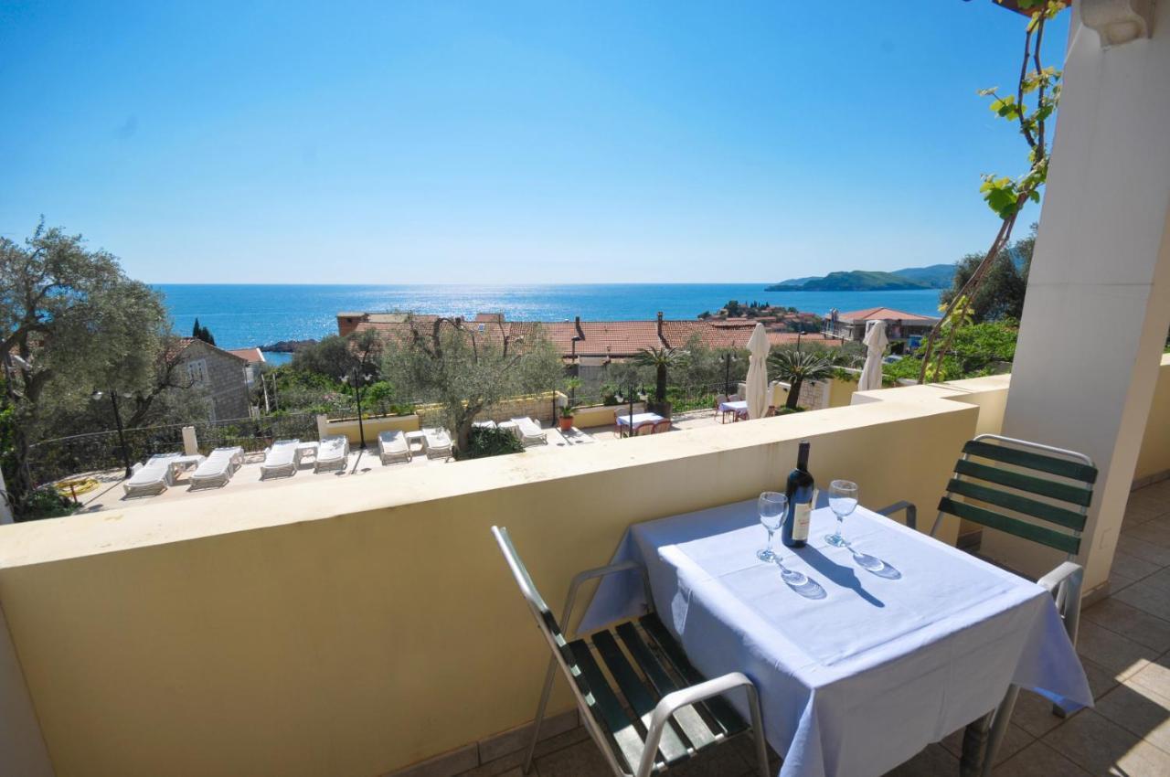 Apartments Balic Sveti Stefan Buitenkant foto